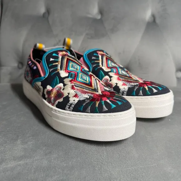 Johnny Was Hutton Embroidered Slip-On Blue Sneakers Shoe Size 39 NEW‎
