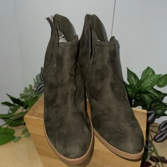 Joie Kayden Moss Green Suede Booties (1425)