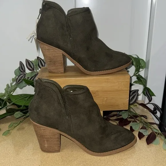 Joie Kayden Moss Green Suede Booties (1425)
