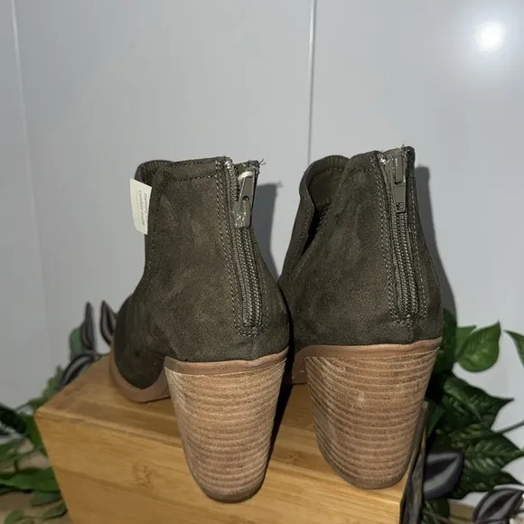 Joie Kayden Moss Green Suede Booties (1425)