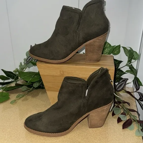 Joie Kayden Moss Green Suede Booties (1425)