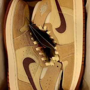 Jordan 1 Air Zoom Men's Shoes in Tan and Brown NEW