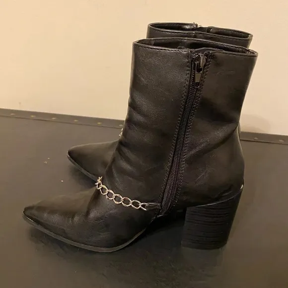 Journey Collection Women Monicco Ankle Boot Shoes Black Faux Leather, Size 8.5