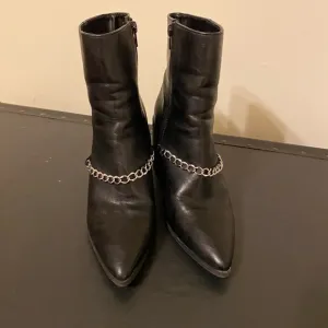 Journey Collection Women Monicco Ankle Boot Shoes Black Faux Leather, Size 8.5