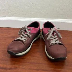 Joya Ortholite Athena Fig Pink Burgundy Athletic Walking Shoes Womens Sz 38