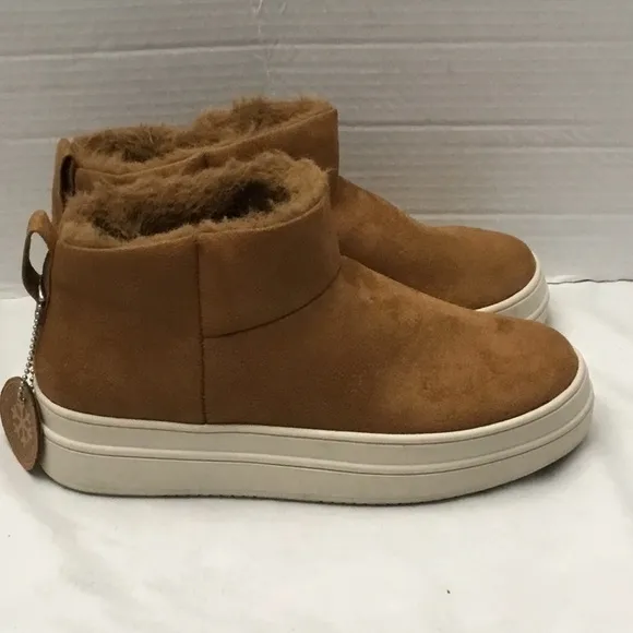 J/SLIDES boots with faux fur