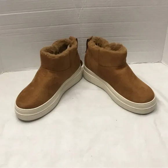 J/SLIDES boots with faux fur