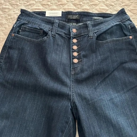 Judy Blue Skinny Fit High Rise Button Fly Jeans. NWT.  Size 14. Never Worn.