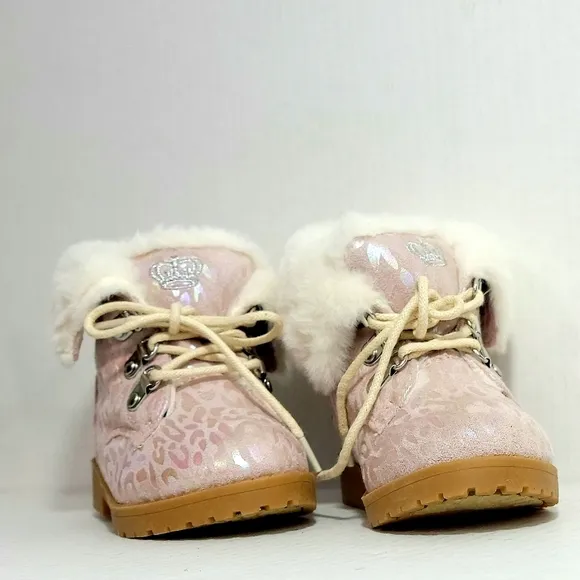 Juicy couture girl faux fur boots