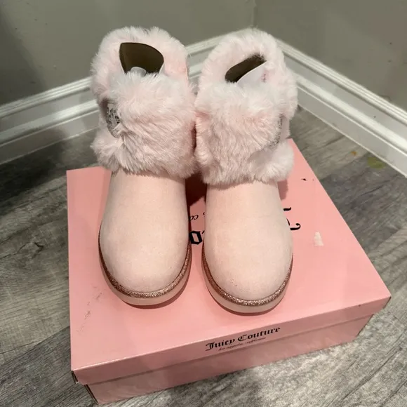 Juicy Couture Keeper‎ Faux Fur Winter Boots