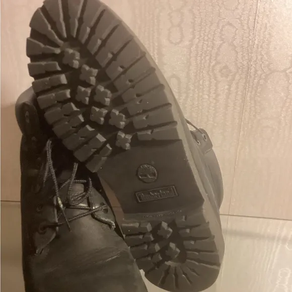 JUNIOR TIMBERLAND WATERPROOF  BLACK BOOTS. SZ 6.5. $60.