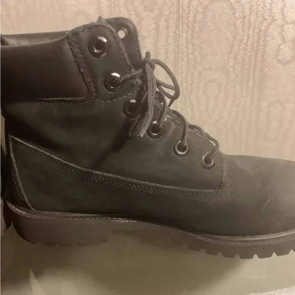 JUNIOR TIMBERLAND WATERPROOF  BLACK BOOTS. SZ 6.5. $60.