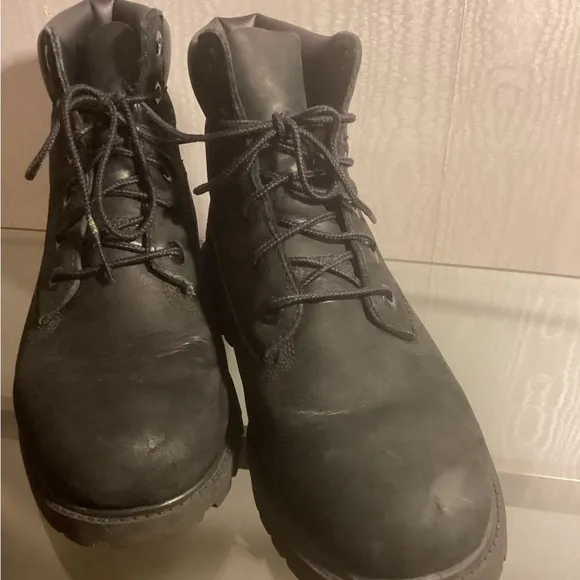 JUNIOR TIMBERLAND WATERPROOF  BLACK BOOTS. SZ 6.5. $60.