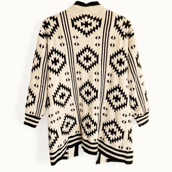 Kamana Aztec Print Chenille Cardigan – Size Large