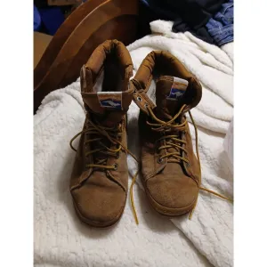 Kangaroo Boots Suede Size 8 1/2 Side Pockets Good Soles Look Almost Unworn