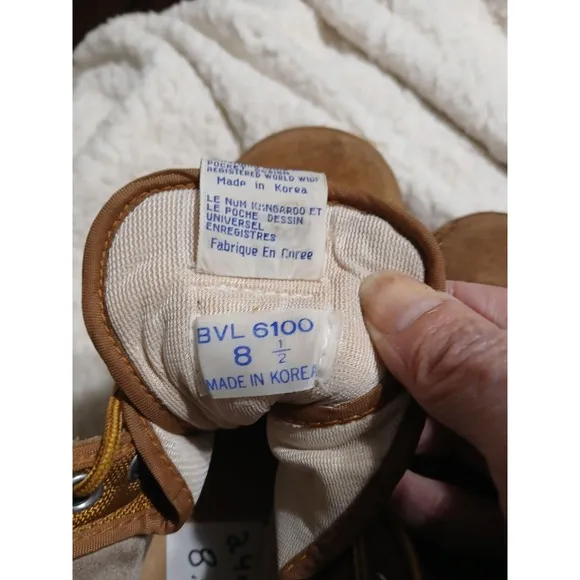 Kangaroo Boots Suede Size 8 1/2 Side Pockets Good Soles Look Almost Unworn