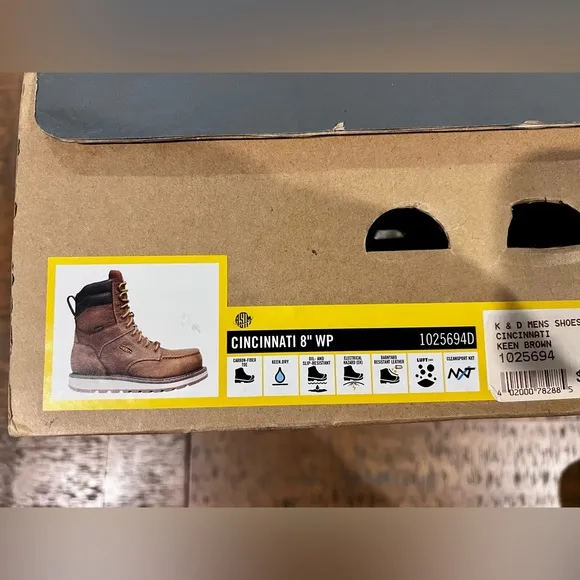 KEEN Cincinnati 8” Carbon Fiber Toe Waterproof Boots