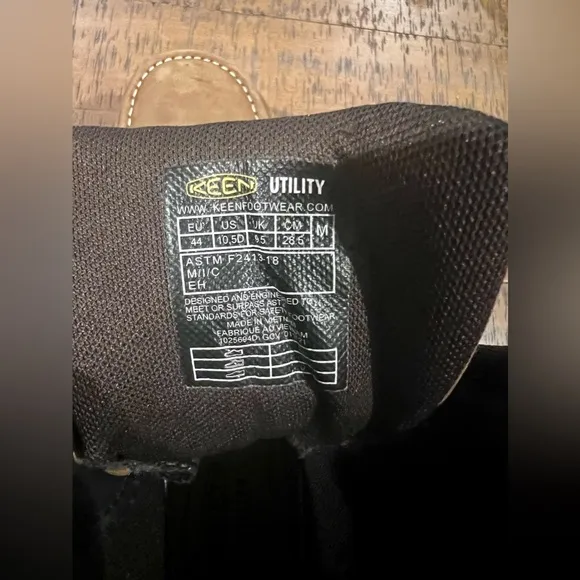 KEEN Cincinnati 8” Carbon Fiber Toe Waterproof Boots