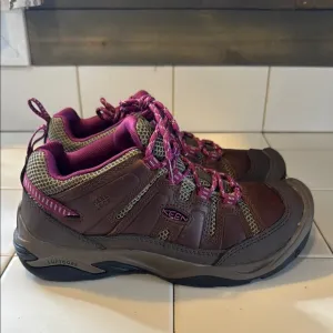 KEEN (New w/out tags/box) Women's Circadia Vent Low Hiking Boots Size 7 1/2
