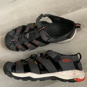 Keen Newport H2 Neo Sport Sandal Gray Orange Water Shoes Youth Size 8