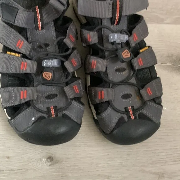 Keen Newport H2 Neo Sport Sandal Gray Orange Water Shoes Youth Size 8
