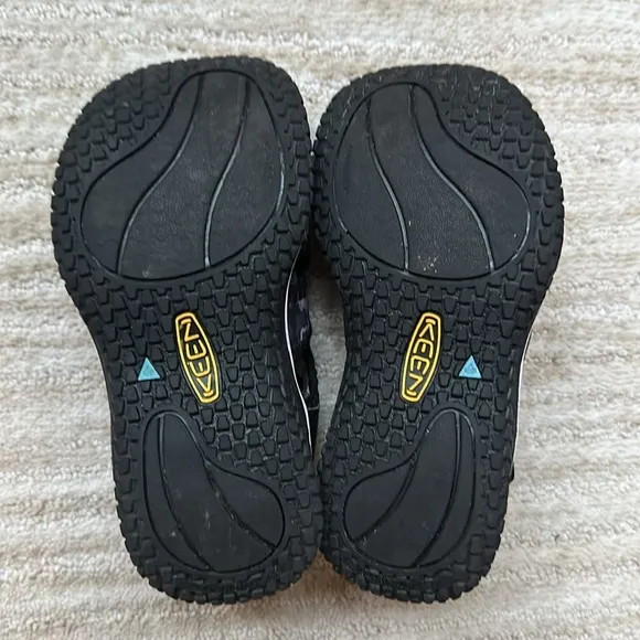 KEEN Stingray Water Shoes for Kids Black Camo Size 12