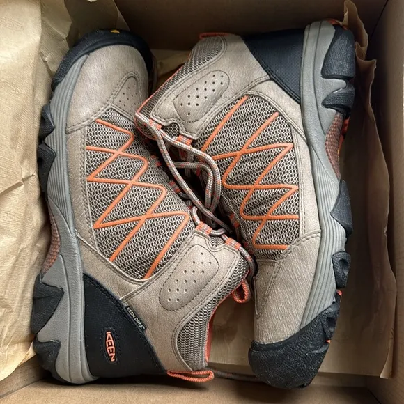 Keen Verdi II Mid Waterproof Lace Up Hiking Boots Size 9 NIB