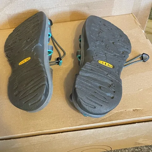 KEEN Whisper Sandal Women Closed Toe Sport Teal Dark Shadow Ceramic Grey sz 9