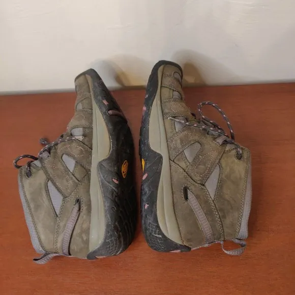 Keen Women's Hiking Boots Brown Lace Up Size 9.5.