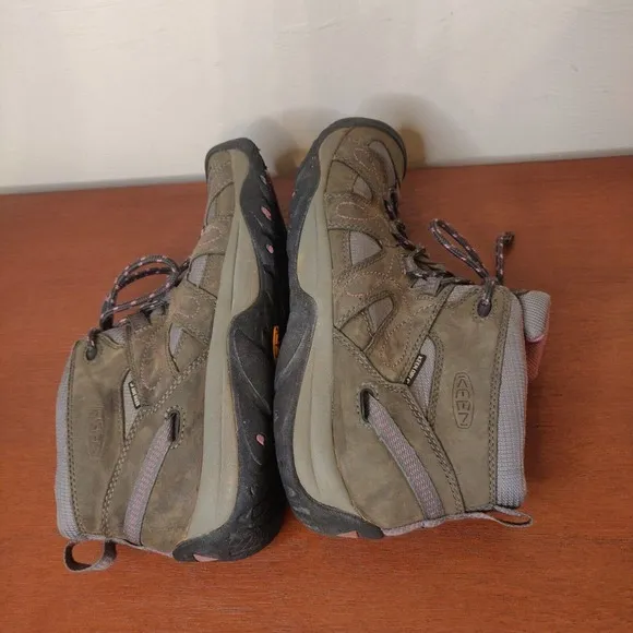 Keen Women's Hiking Boots Brown Lace Up Size 9.5.