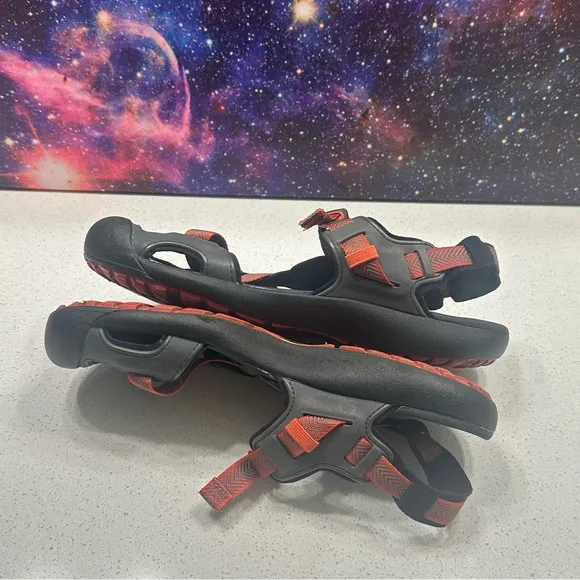 Keen Zambezi Hiking Water Sport Sandals Shoes Mens Size 10 Gray Red Adjustable