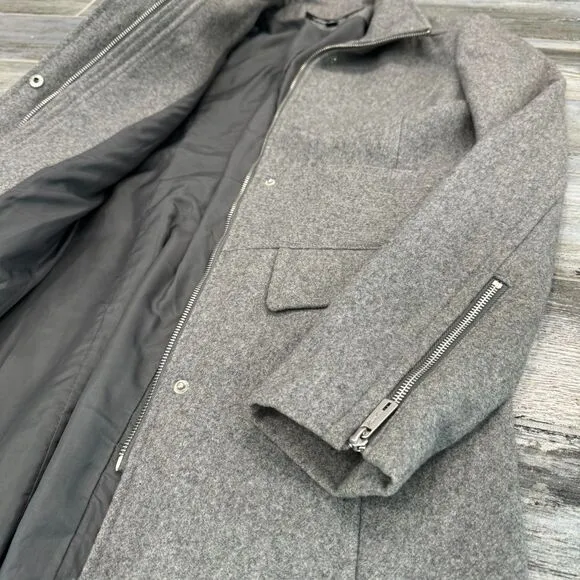 Kenneth Cole 3/4 Grey Wool Coat Tapered Waist Zip Up and Snap Stylish Zip Sleeve