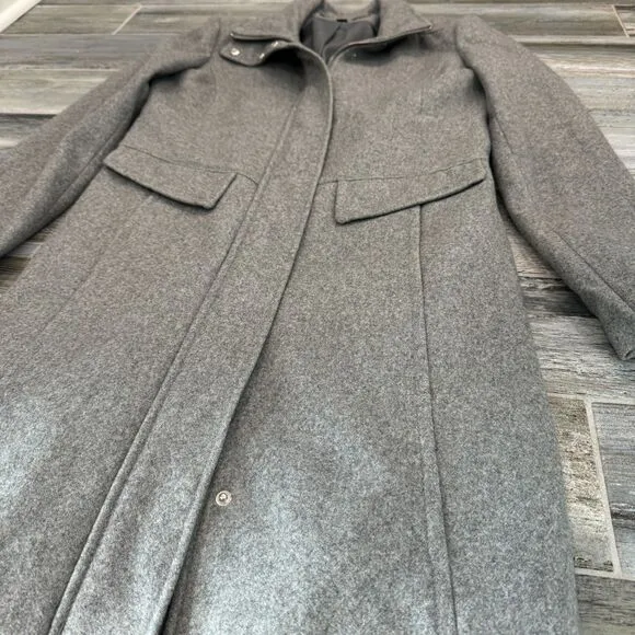 Kenneth Cole 3/4 Grey Wool Coat Tapered Waist Zip Up and Snap Stylish Zip Sleeve