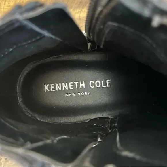 Kenneth Cole New York Dara Side-Zip Leather Booties in Asphault. Size 9.