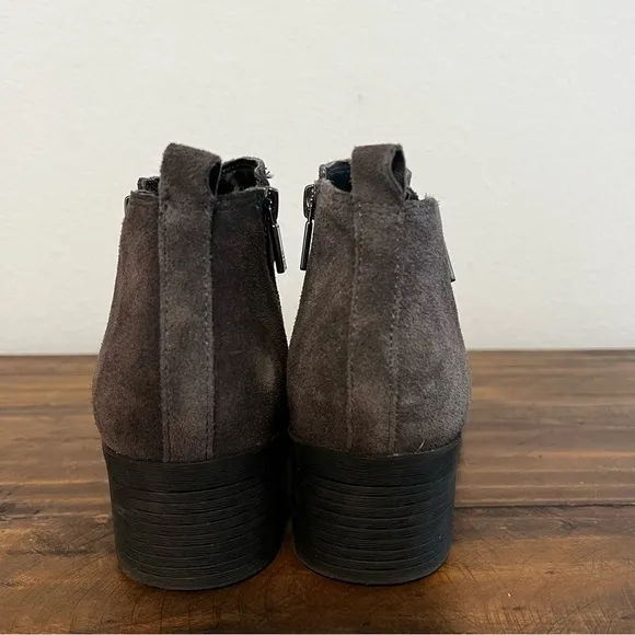 Kenneth Cole New York Dara Side-Zip Leather Booties in Asphault. Size 9.