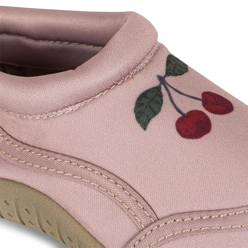 Konges Sløjd UV bathing shoes Cherry