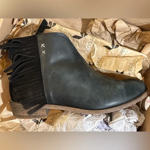 Koolaburra Dallas Black Leather &amp; Suede Fringe Western Ankle Boots Size 10