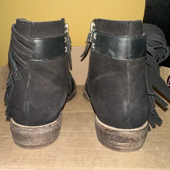 Koolaburra Dallas Black Leather &amp; Suede Fringe Western Ankle Boots Size 10
