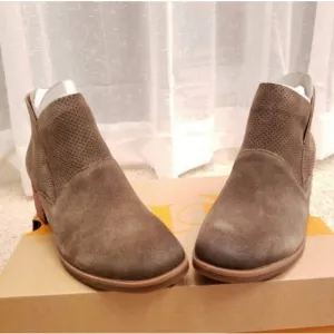 Korks Maldon Suede Ankle Bootie Green Size 6 New in Box