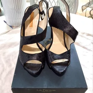 LA FENICE VENEZIA BLACK ALICIA LEATHER SZ 7 HEELS IN BOX DUST BAG PRE-LOVED