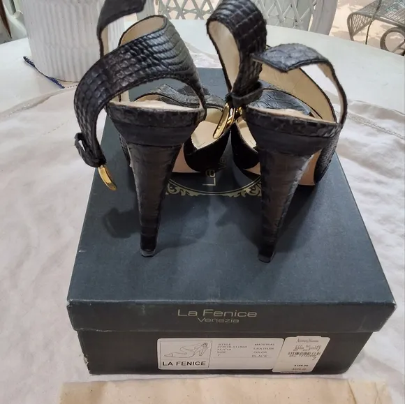 LA FENICE VENEZIA BLACK ALICIA LEATHER SZ 7 HEELS IN BOX DUST BAG PRE-LOVED