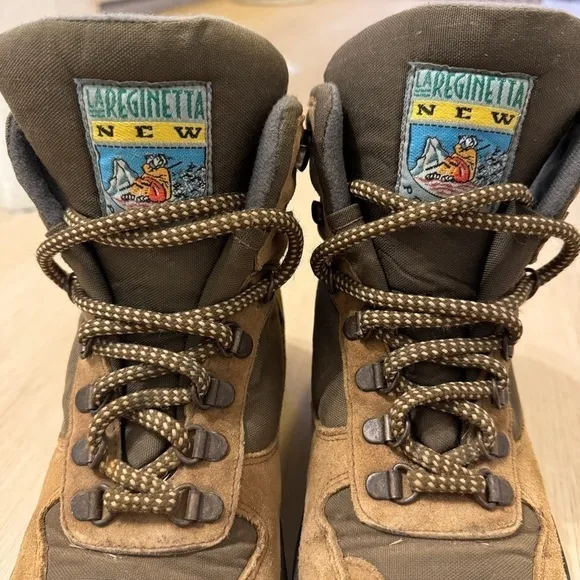La Reginetta Vintage Brown Hiking Boots. US women’s size 8.5 (EUR 39)