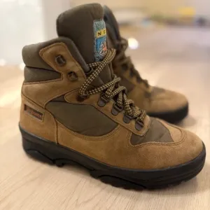 La Reginetta Vintage Brown Hiking Boots. US women’s size 8.5 (EUR 39)