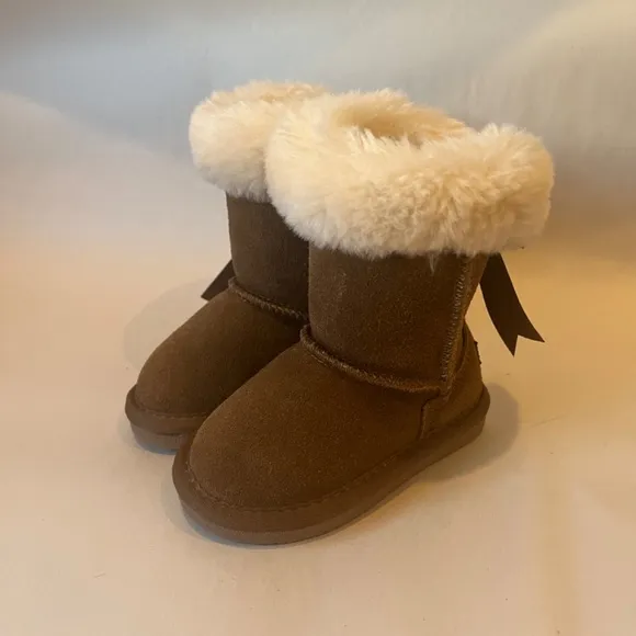 LAMO Little Girls Audrey Shearling-Lined Suede Winter Casual Cozy Boots Shoes 6