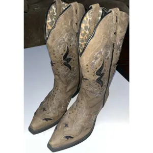 Laredo 55964‎ Lucretia Studded Western Snip Toe Women’s Boots Size 8.5M