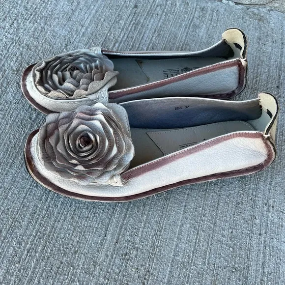 L'Artiste by Spring Step Dezi Slip-On Shoe Loafer Natural Color Women’s Size 37