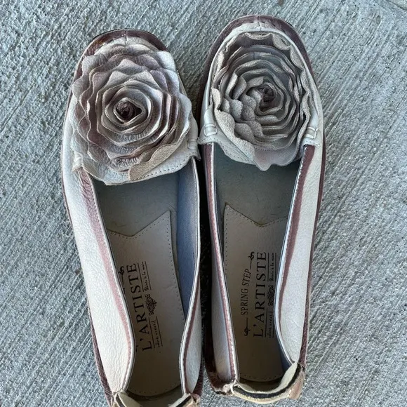 L'Artiste by Spring Step Dezi Slip-On Shoe Loafer Natural Color Women’s Size 37