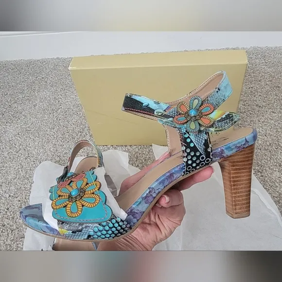 L'ATISTE Women's Multicolor Sandals
