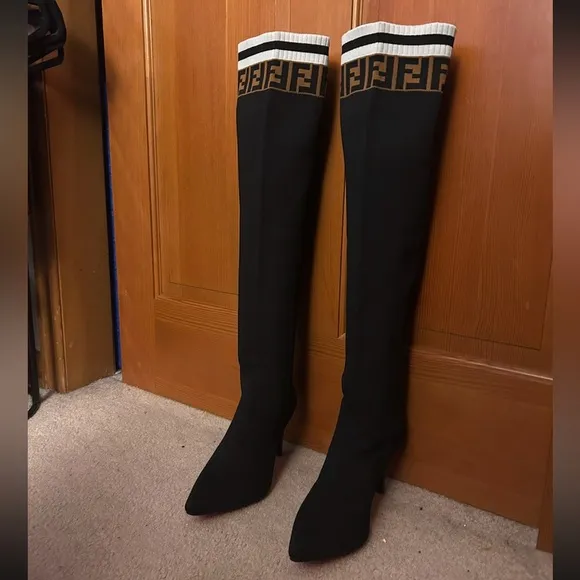 Lavishly Paris Luxury Designer Fashion Knee Length Boots. Size 7/7.5