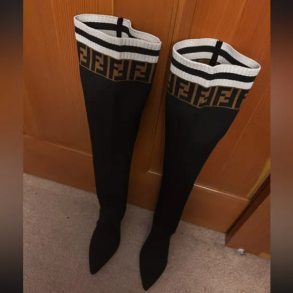 Lavishly Paris Luxury Designer Fashion Knee Length Boots. Size 7/7.5